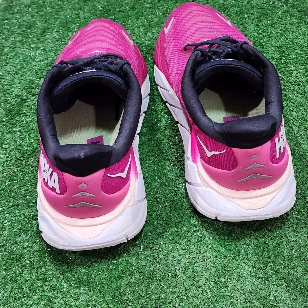 HOKA ARAHI 6 - Womens Athletic Shoes - SIZE 10B (Please See All Pictures))